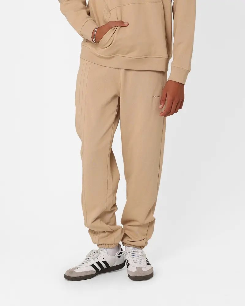 Adidas City Essential Sweat Pants Magbei 1