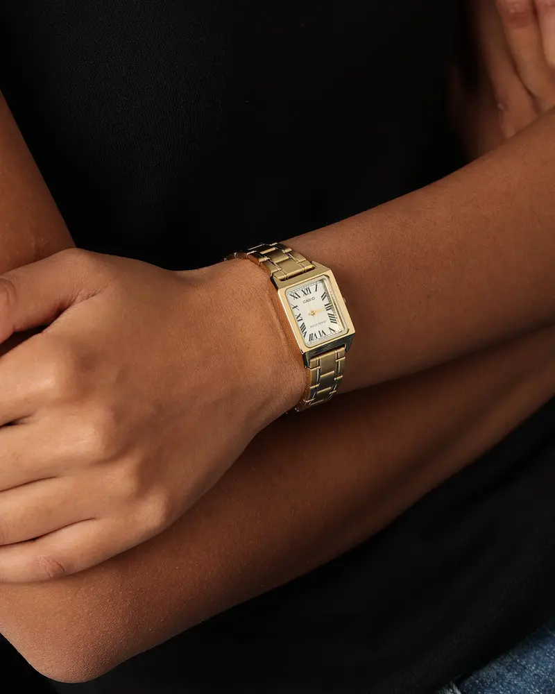 Casio Women's Ltpv007g-9B Watch Gold 1