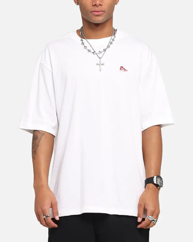 Jordan Brand Sneaker Patch Crewneck T-Shirt White/Varsity Red 1