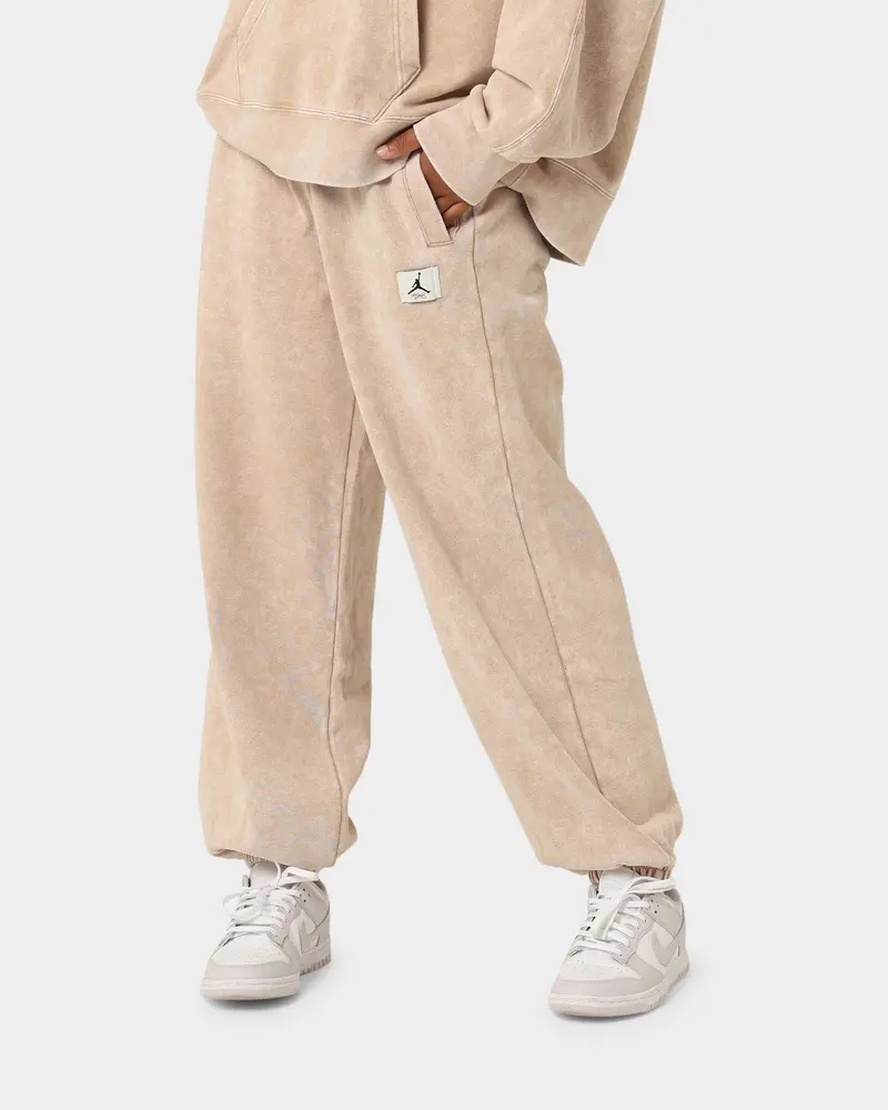 Jordan Women's Jordan Flight Fleece Washed Pants Desert 1