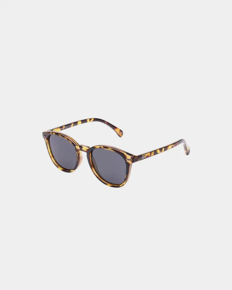 Le Specs Bandwagon Syrup Tort 1