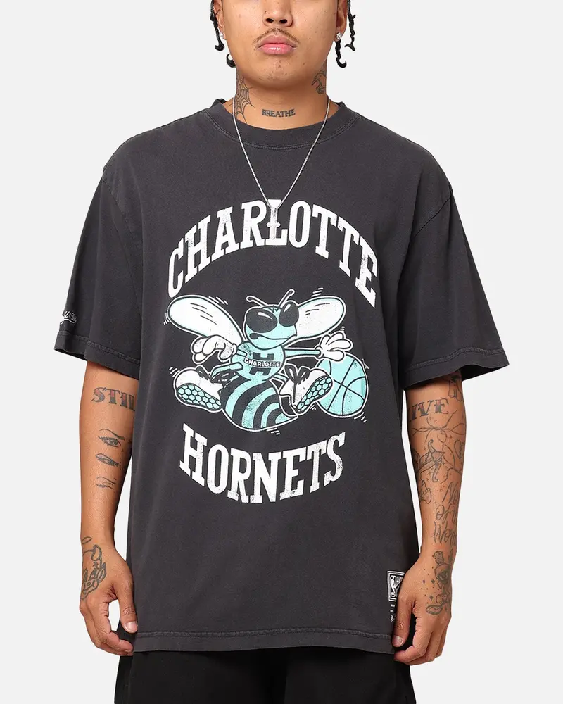 Mitchell & Ness Charlotte Hornets Ice Blue Logo T-Shirt Faded Black 1