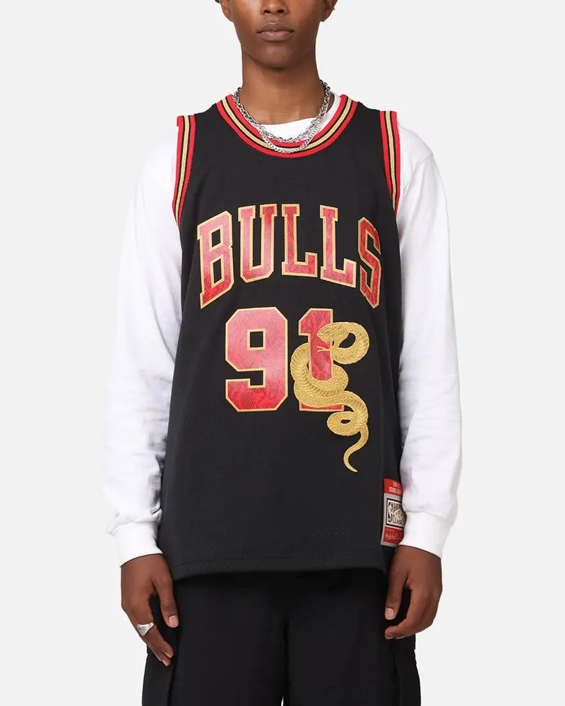 Mitchell & Ness Chicago Bulls Dennis Rodman 1997 Swingman Jersey Black/Gold 1