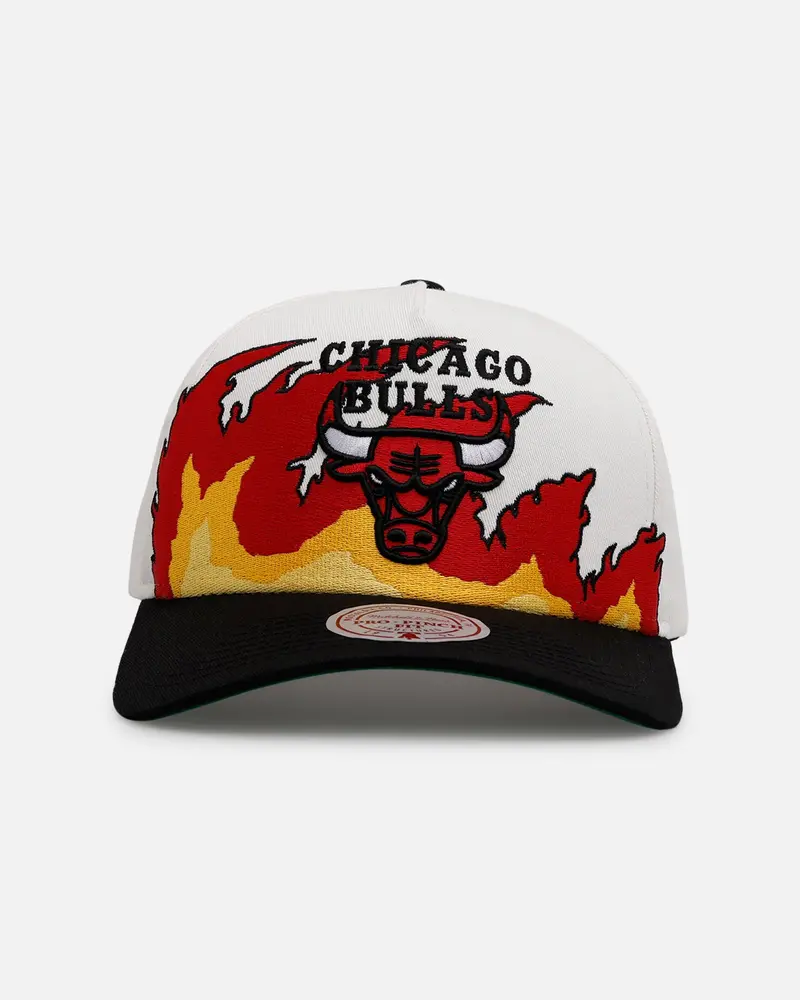 Mitchell & Ness Chicago Bulls 'Flametooth' Pro Pinch Snapback White/Black 1