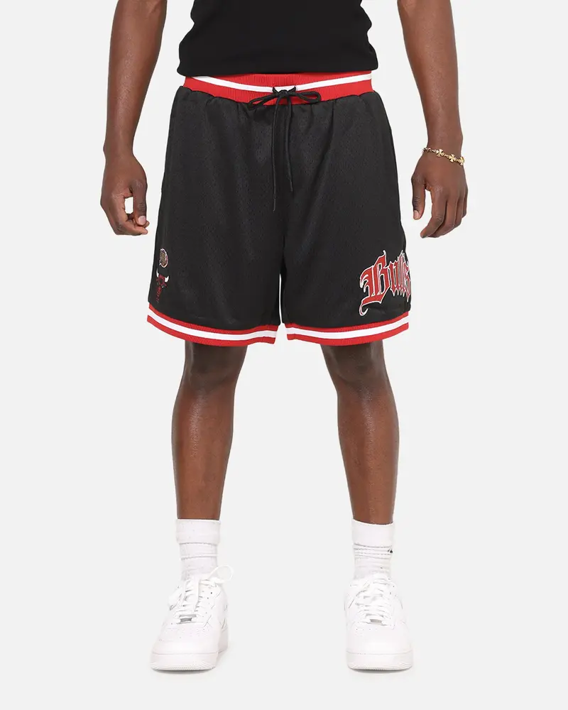 Mitchell & Ness Chicago Bulls Gothic Shorts Black 1