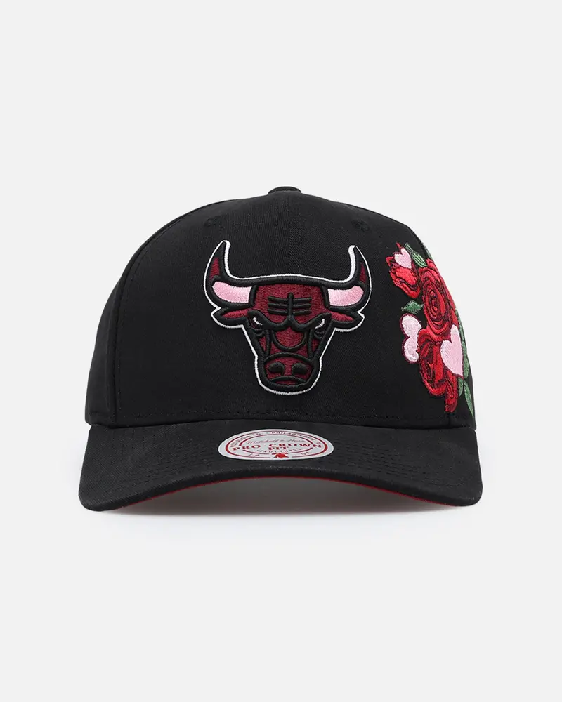 Mitchell & Ness Chicago Bulls 'Love & Devotion' Pro Crown Snapback Black 1
