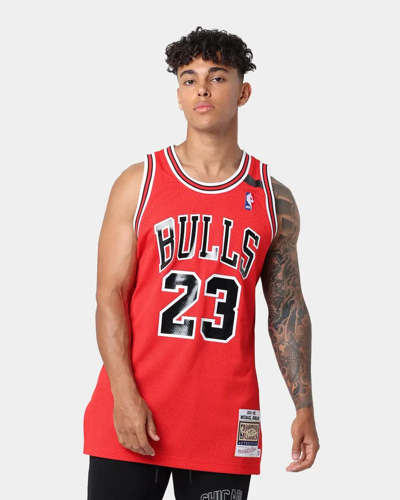 Mitchell & Ness Chicago Bulls Michael Jordan #23 '91-'92 Authentic Jersey Red 1