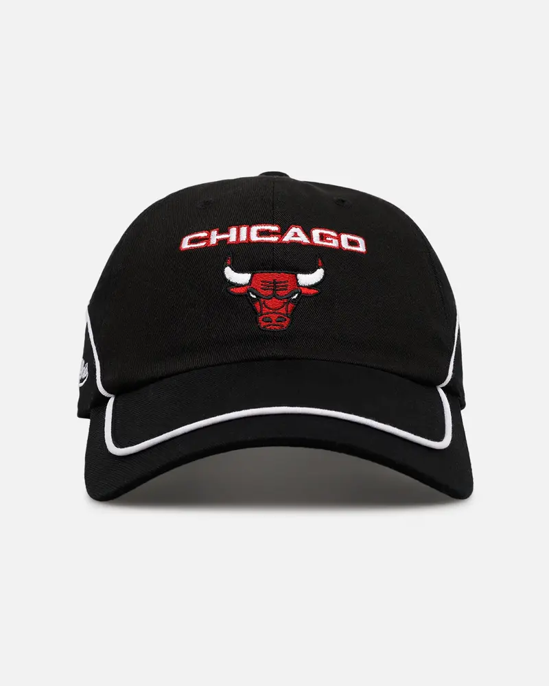 Mitchell & Ness Chicago Bulls 'Millenium' Circuit Strapback Black/Red 1