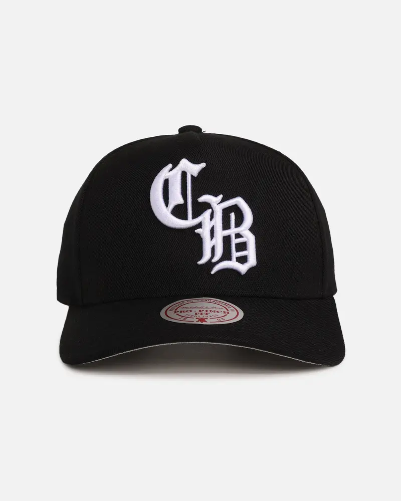 Mitchell & Ness Chicago Bulls 'Monogram' Pro Pinch Snapback Black 1