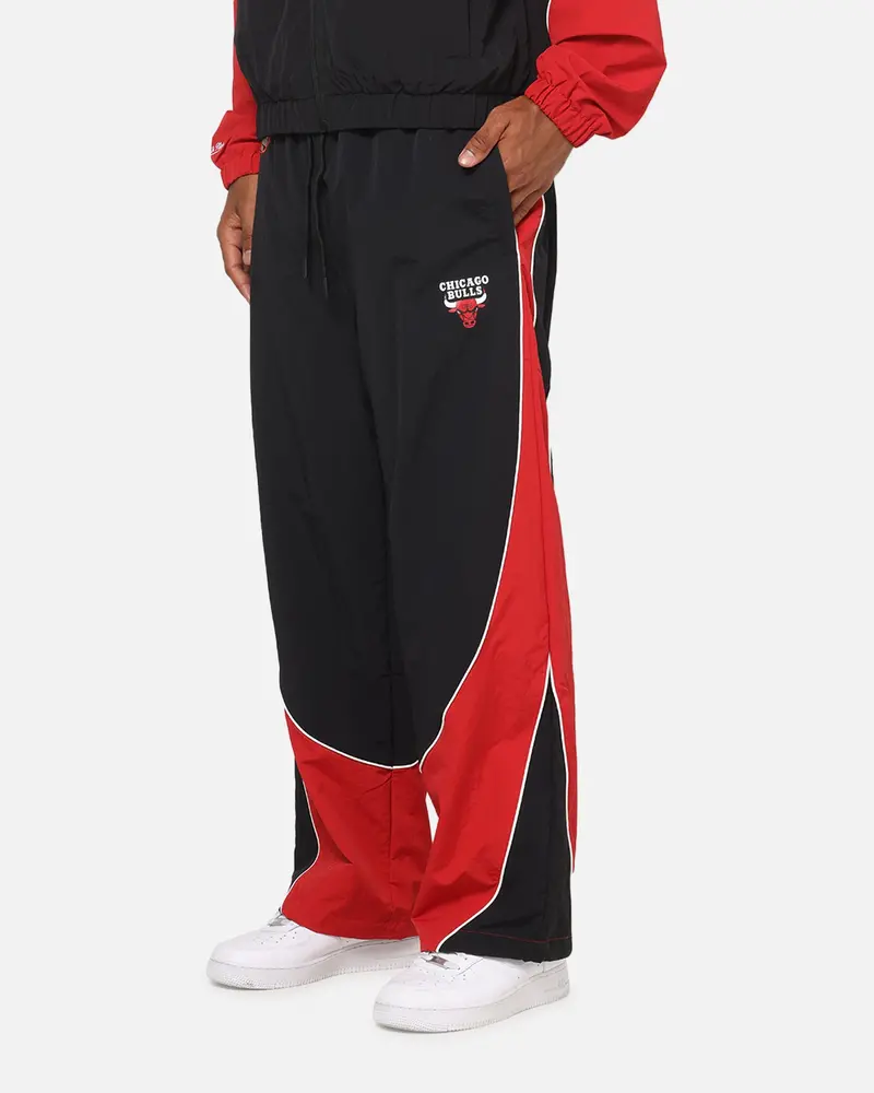 Mitchell & Ness Chicago Bulls Nylon Tracksuit Pants Black/Red 1