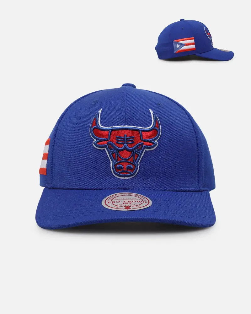 Mitchell & Ness Chicago Bulls 'Puerto Rico Flag' Pro Crown Snapback Blue 1