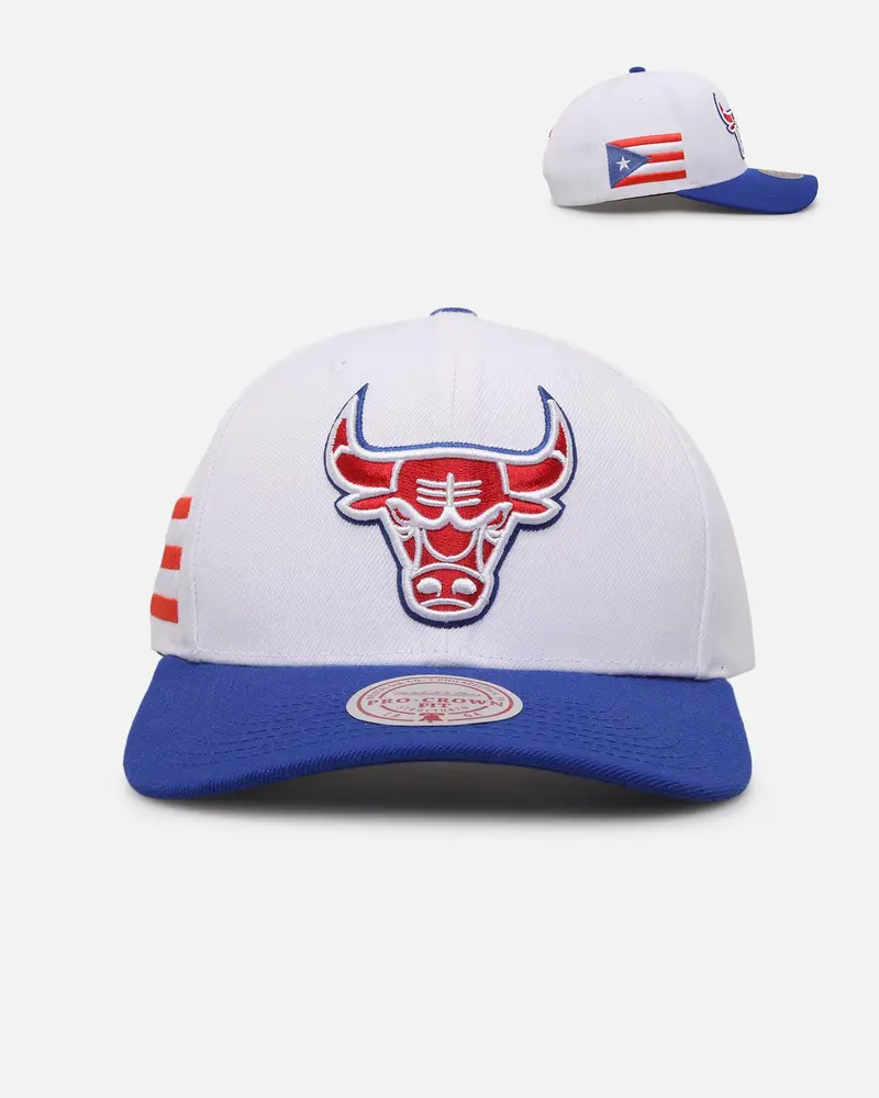 Mitchell & Ness Chicago Bulls 'Puerto Rico Flag' Pro Crown Snapback White/Blue 1