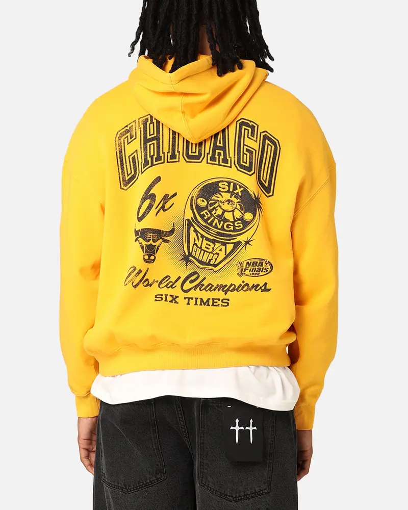 Mitchell & Ness Chicago Bulls Rings Hoodie Ochre 1