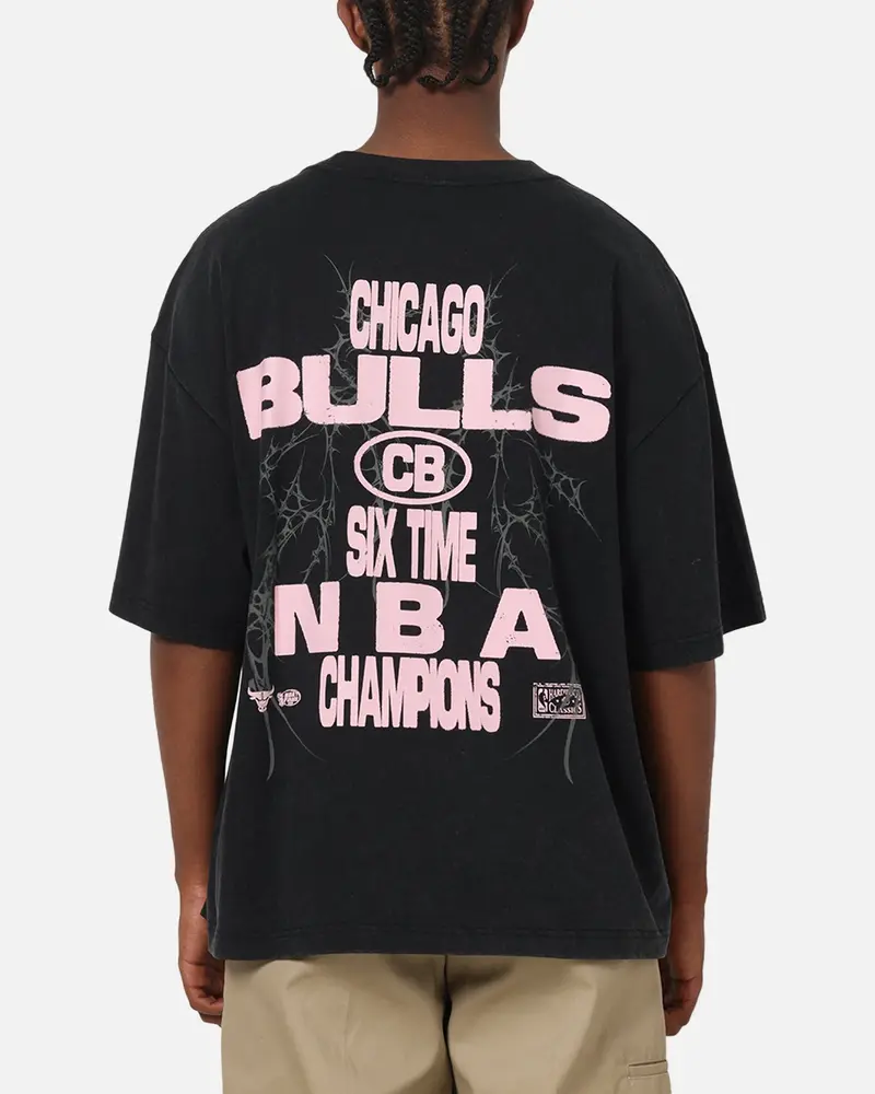 Mitchell & Ness Chicago Bulls Sigilism T-Shirt Black 1