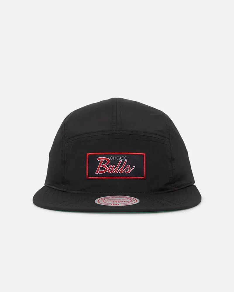 Mitchell & Ness Chicago Bulls Team Logo Camper Strapback Black 1
