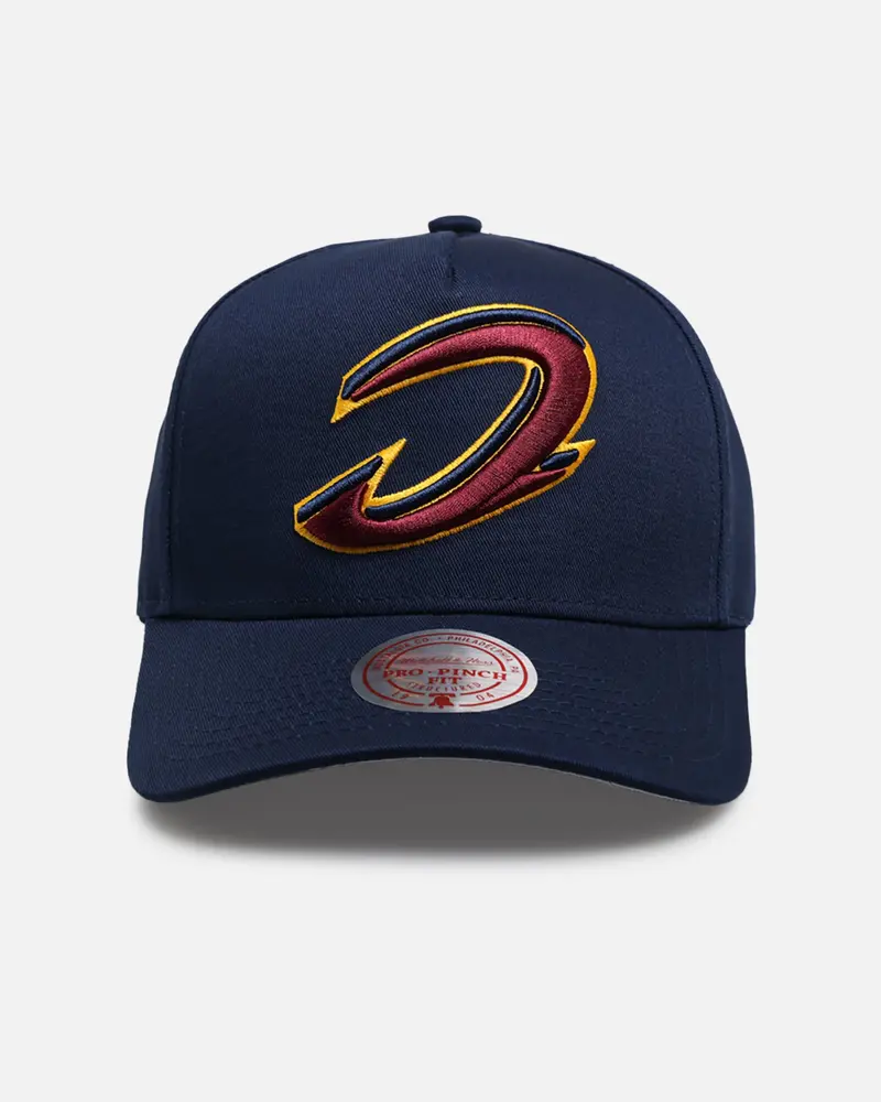 Mitchell & Ness Cleveland Cavaliers 'Upside Down Logo' Pro Pinch Snapback Navy 1