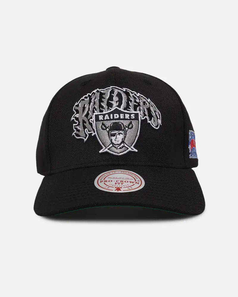 Mitchell & Ness Las Vegas Raiders Flames Pro Crown Snapback Black 1