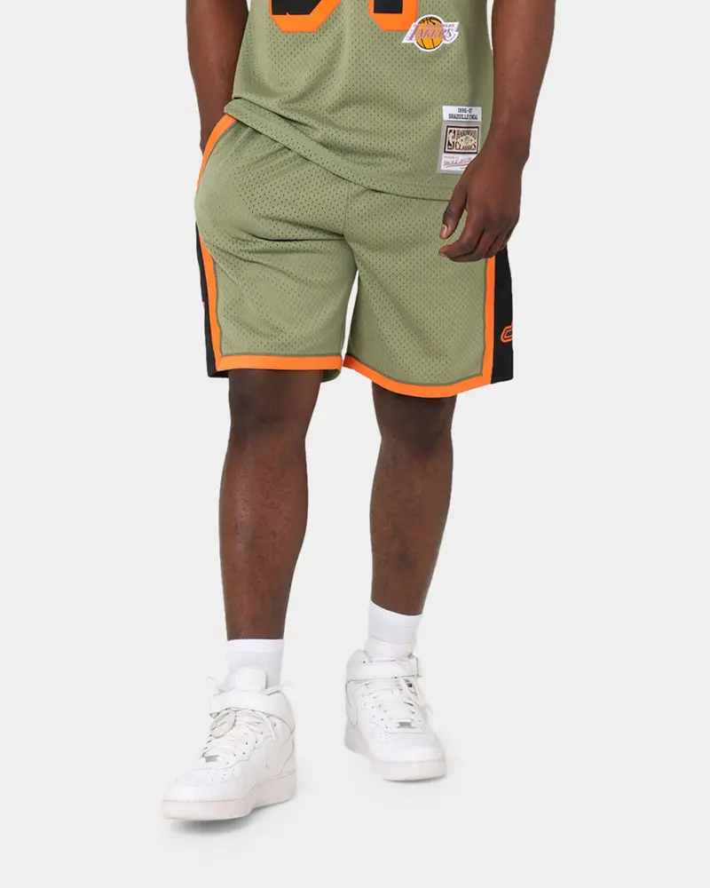 Mitchell & Ness Los Angeles Lakers Flight Swingman Shorts Olive 1