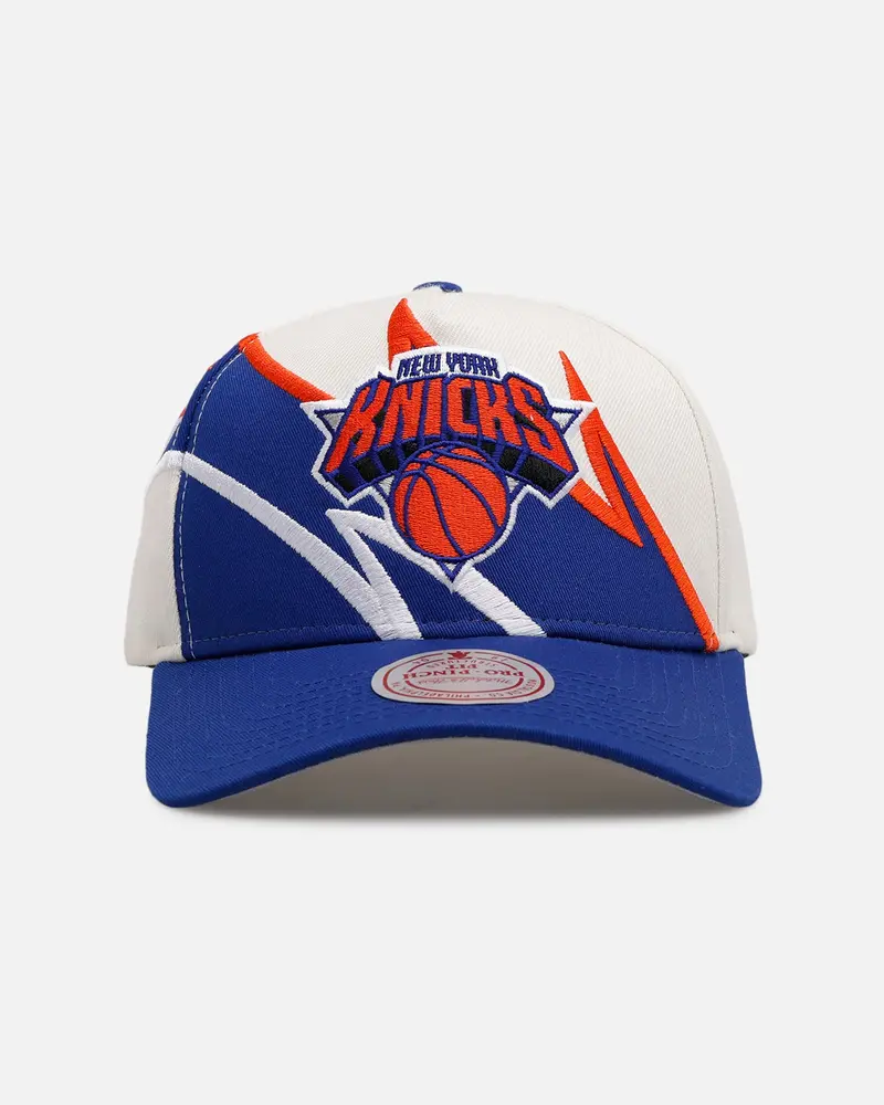Mitchell & Ness New York Knicks 'Shark Tooth' Pro Pinch Snapback Cream/Blue 1