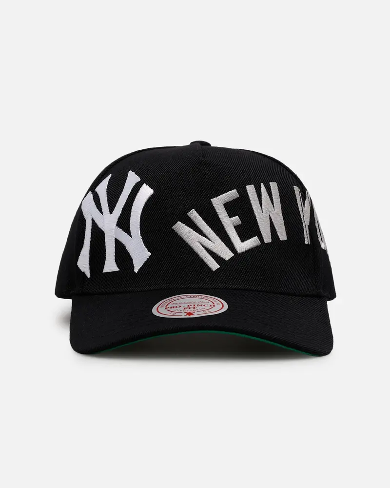 Mitchell & Ness New York Yankees 'Busted' Pro Pinch Snapback Black 1