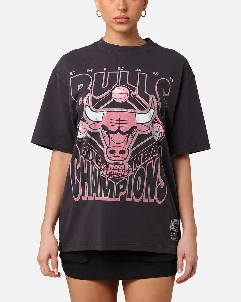 Mitchell & Ness Women's Chicago Bulls Nba Champs Glitter T-Shirt Overdyed Black 1