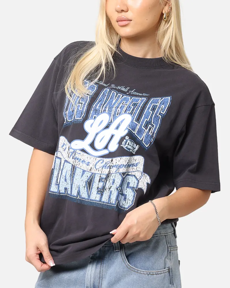 Mitchell & Ness Women's Los Angeles Lakers Sportsmanship T-Shirt Faded Black 1