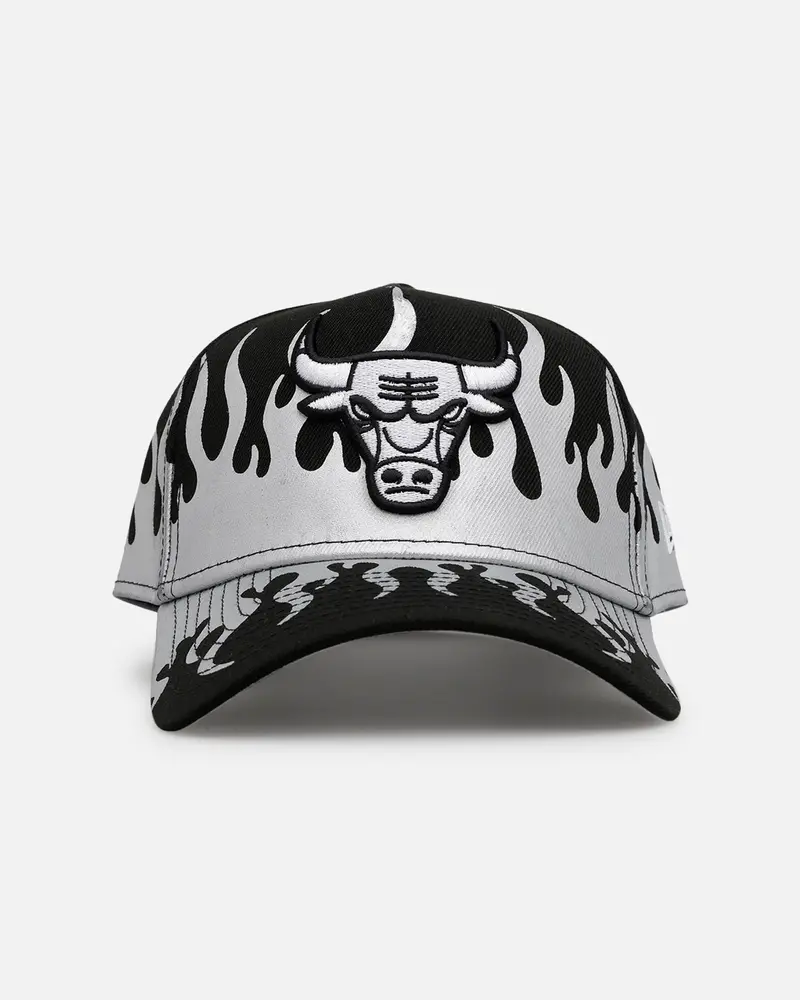 New Era Chicago Bulls 'Metallic Flames' 9Forty A-Frame Snapback Black/Silver 1