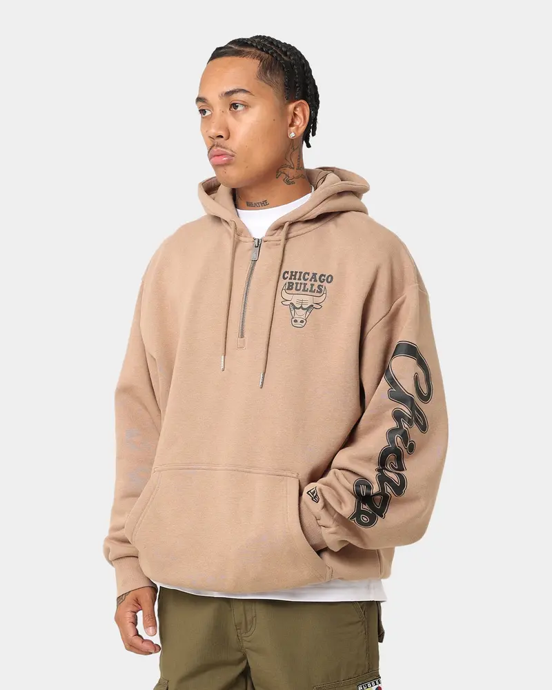 New Era Chicago Bulls Sleeve Script Hoodie Khaki/Black 1