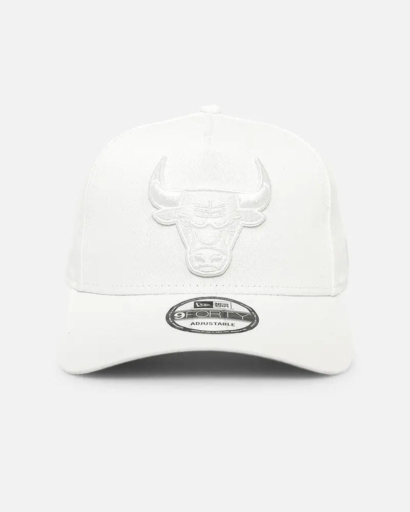 New Era Chicago Bulls 'White/Grey Undervisor' 9Forty A-Frame Snapback White/White 1