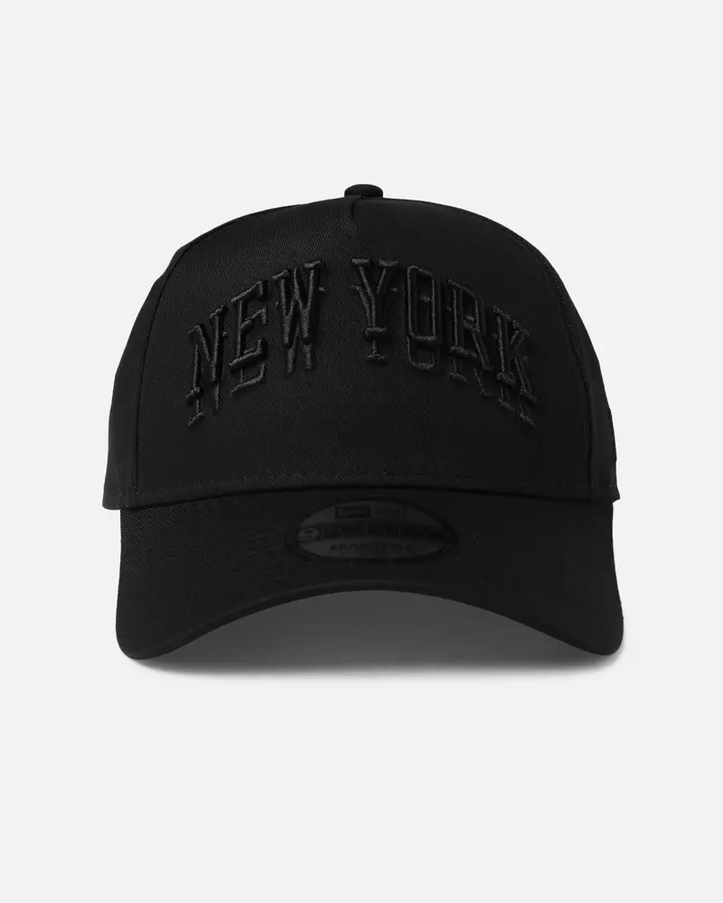 New Era New York Knicks 'Nba Black On Black' 9Forty A-Frame Snapback Black 1