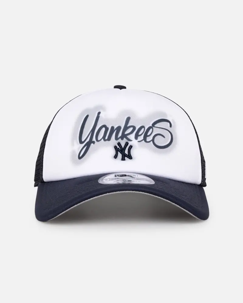 New Era New York Yankees 'Airbrush' 9Forty A-Frame Trucker Snapback White/Otc 1