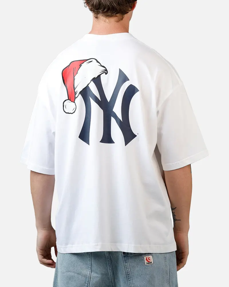 New Era New York Yankees 'All I Want For Christmas' Santa T-Shirt White 1