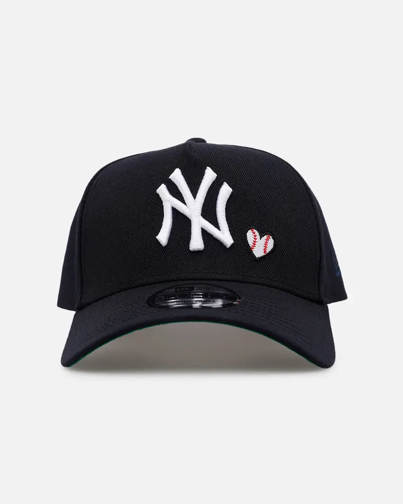 New Era New York Yankees 'Baseball Hearts' 9Forty A-Frame Snapback Official Team Color 1