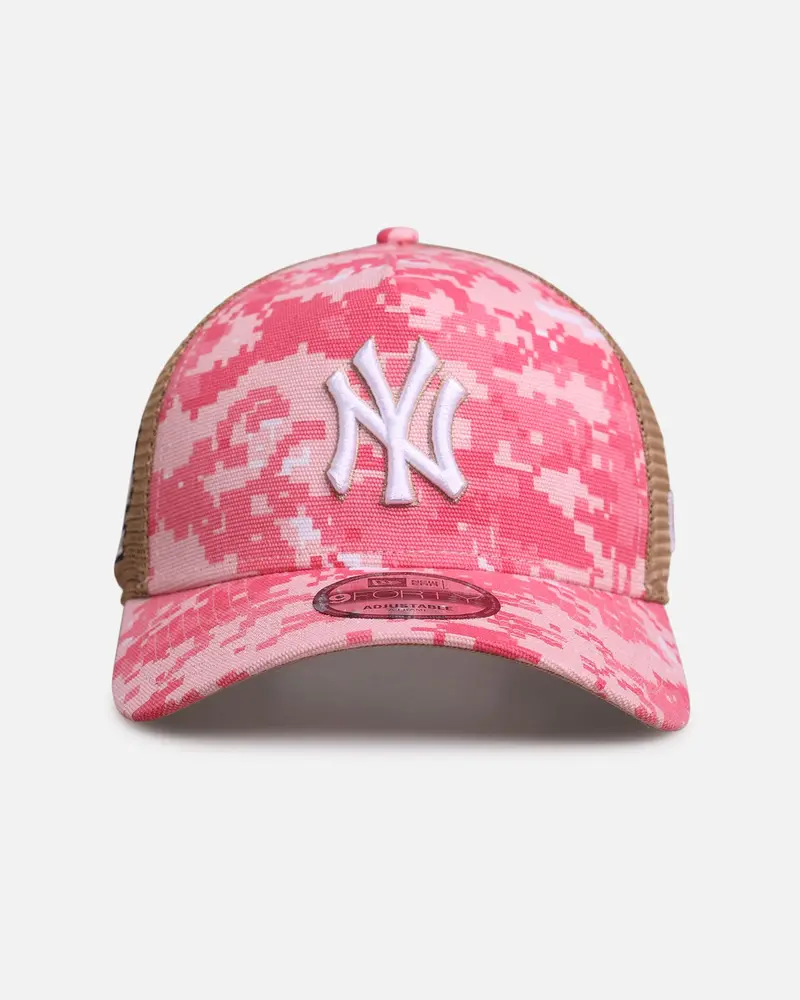 New Era New York Yankees 'Digi Camo' 9Forty A-Frame Trucker Snapback Pink/White 1