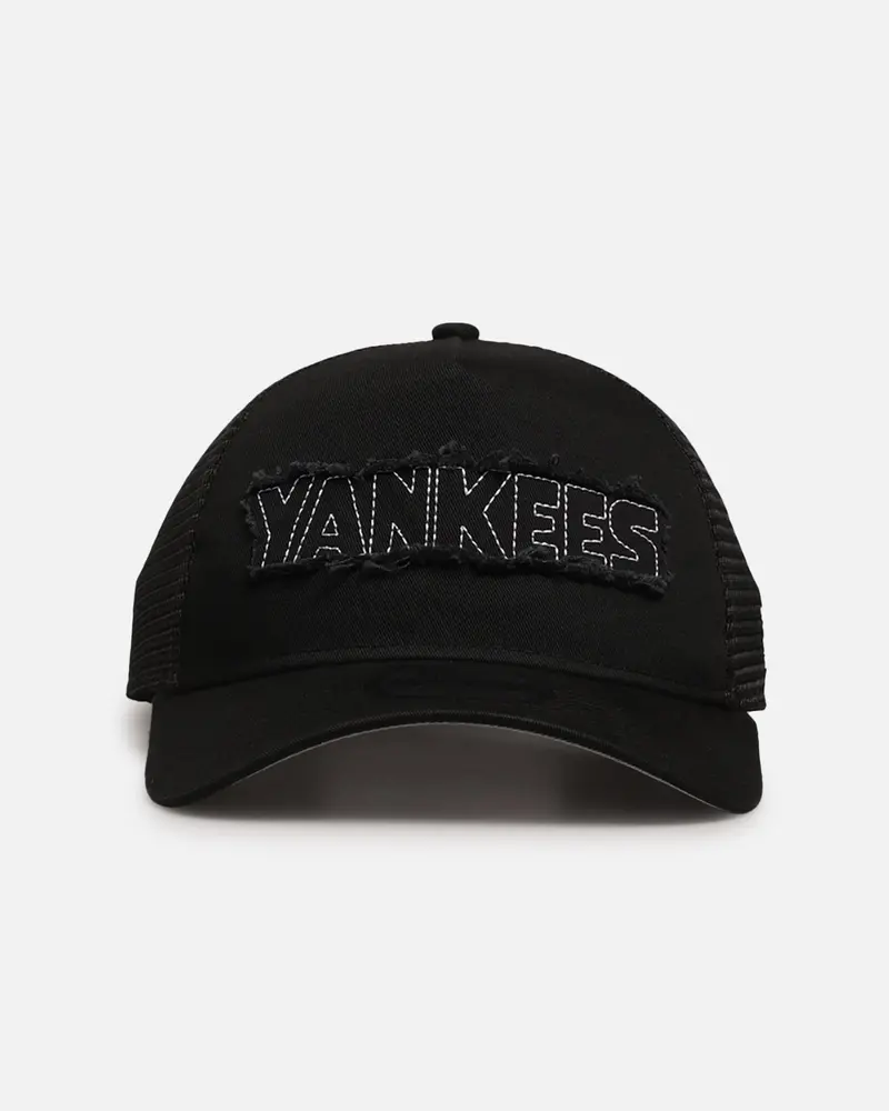 New Era New York Yankees 'Distressed' 9Forty A-Frame Trucker Snapback Black/White 1