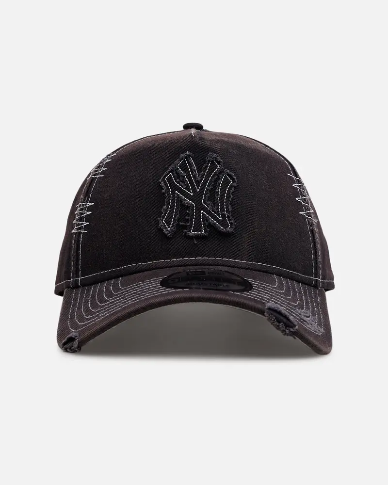 New Era New York Yankees 'Distressed And Worn' 9Forty A-Frame Casual Strapback Navy 1