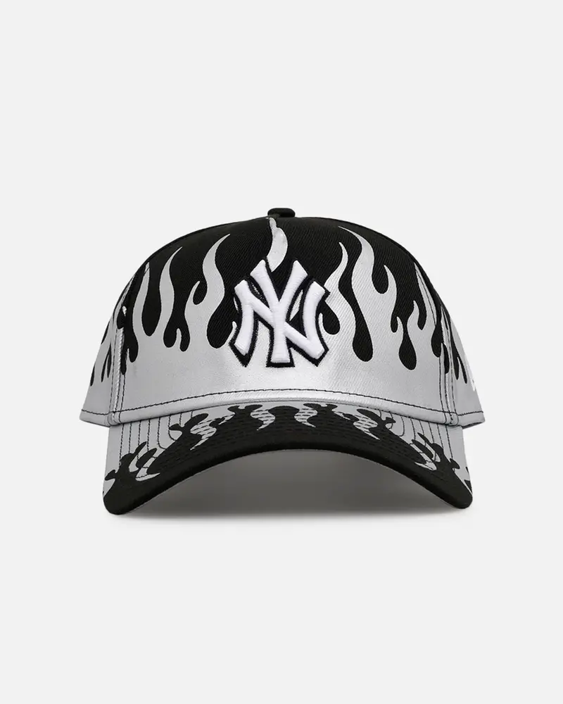 New Era New York Yankees 'Metallic Flames' 9Forty A-Frame Snapback Black/Silver 1