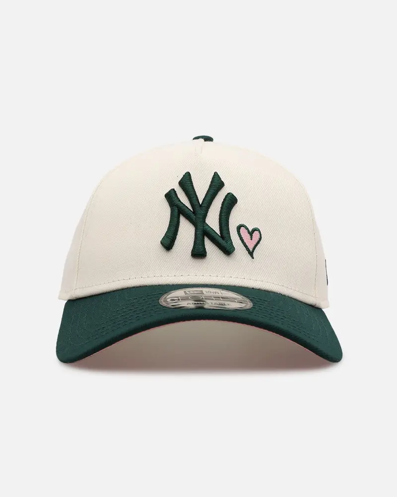 New Era New York Yankees 'Pink Satin Hearts Green' 9Forty A-Frame Snapback Chrome/Dark Green 1