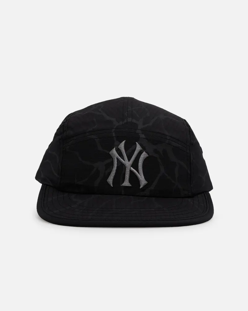 New Era New York Yankees 'Reflective Lightning' Twenty9 Strapback Black 1