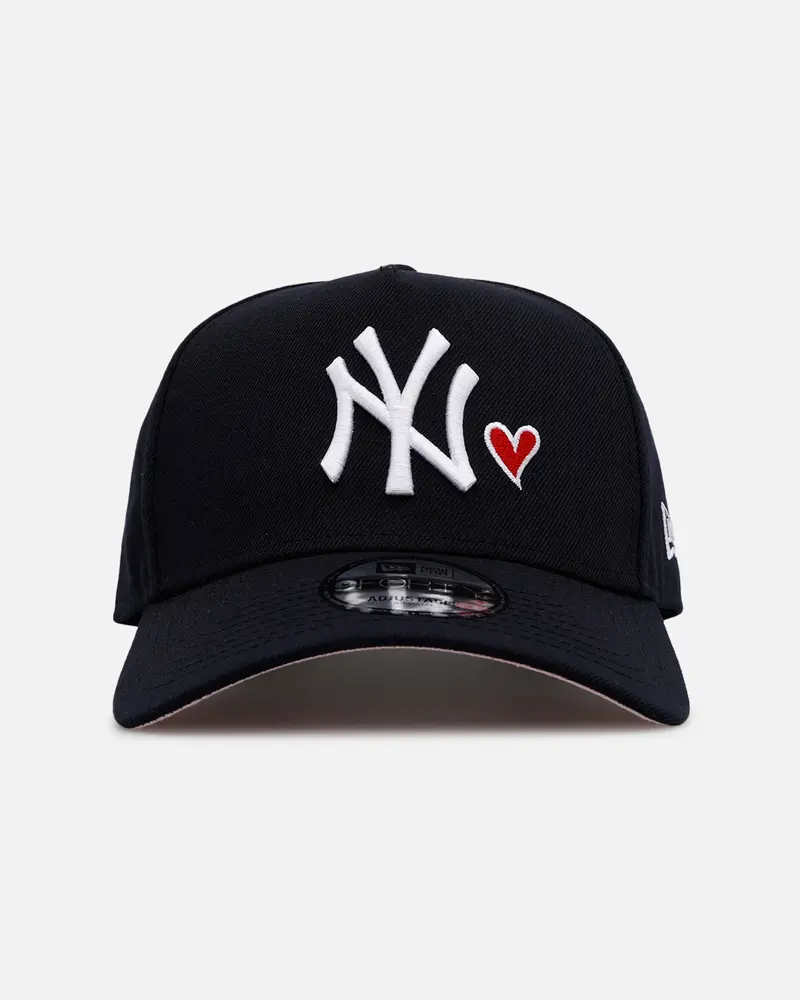 New Era New York Yankees 'Team Color Hearts' 9Forty A-Frame Snapback Navy 1