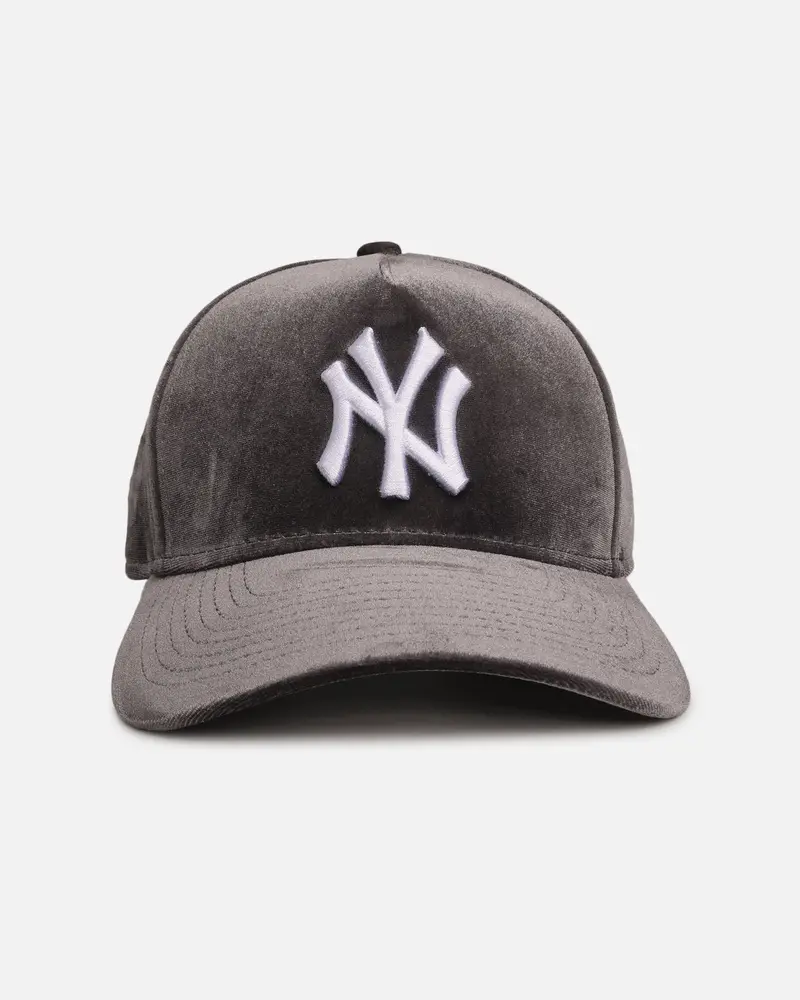 New Era New York Yankees 'Velvet Dreams 2.0' 9Forty A-Frame Snapback Grey 1