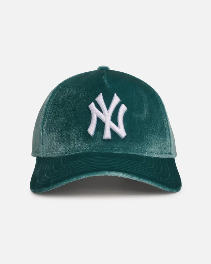 New Era New York Yankees 'Velvet Dreams 2.0' 9Forty A-Frame Snapback Pine Green 1