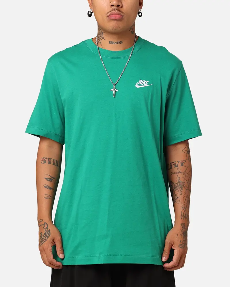 Nike Sportswear Club T-Shirt Malachite Green 1