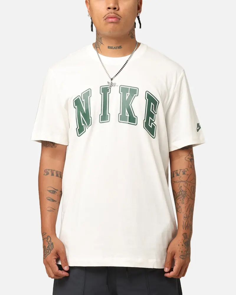 Nike Sportswear Club T-Shirt Sail 1