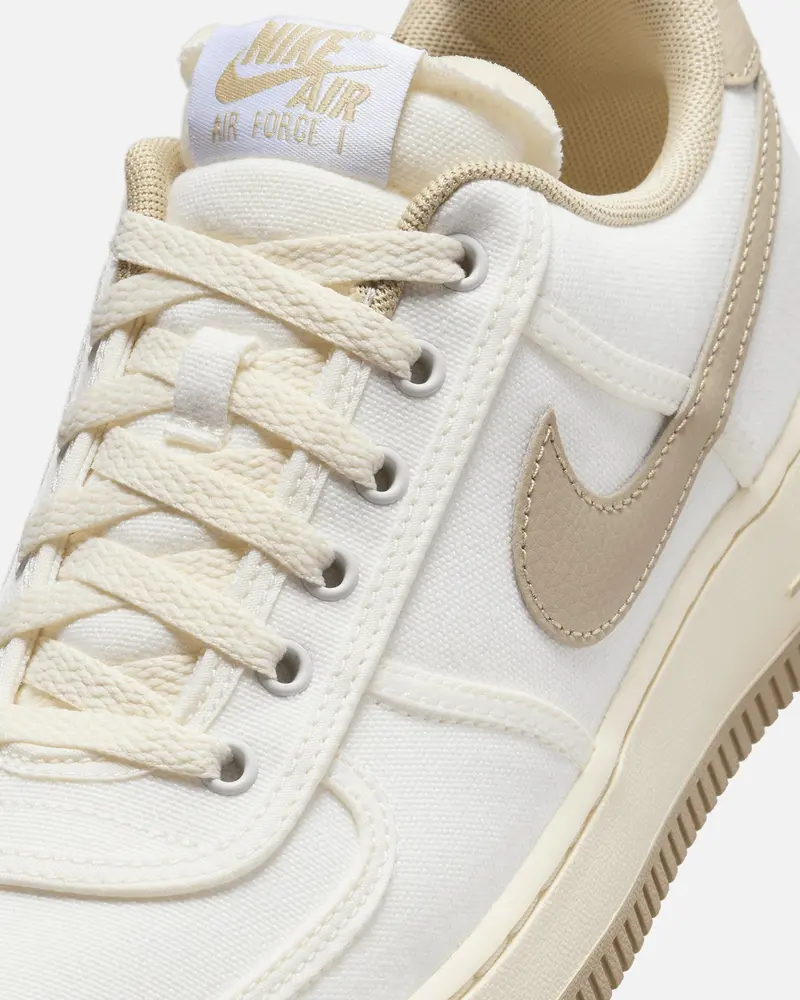 Nike Women's Air Force 1 '07 Sail/Limestone-Pale Vanilla 6