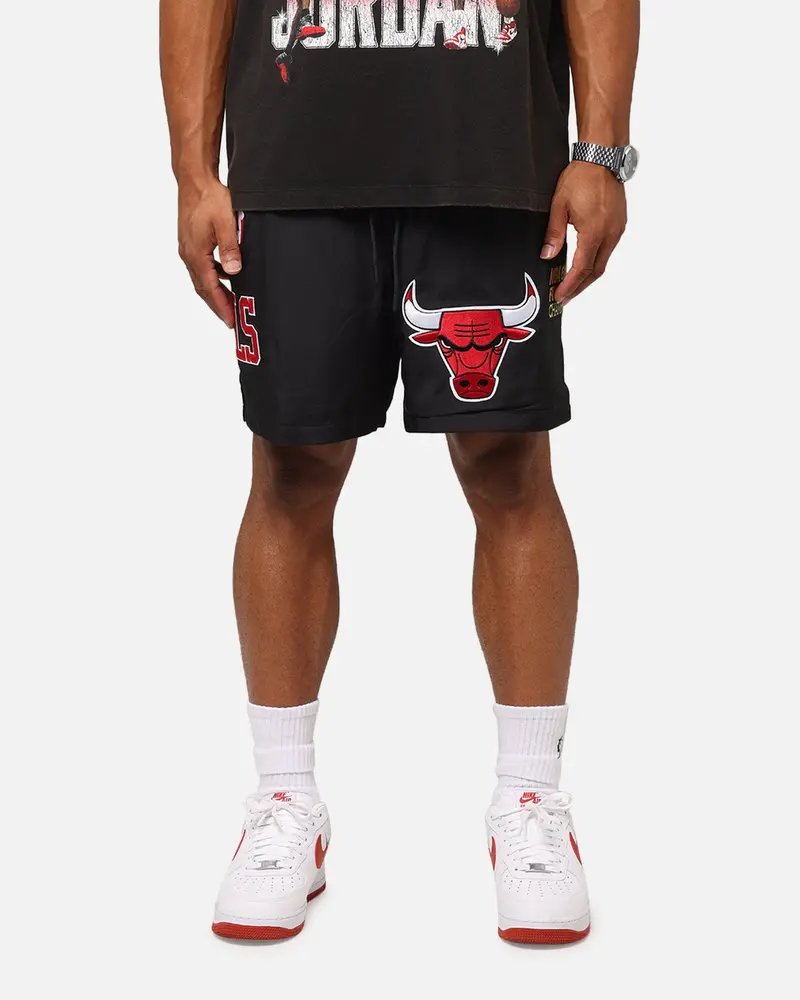 Pro Standard Chicago Bulls Classic Woven Shorts Black 1