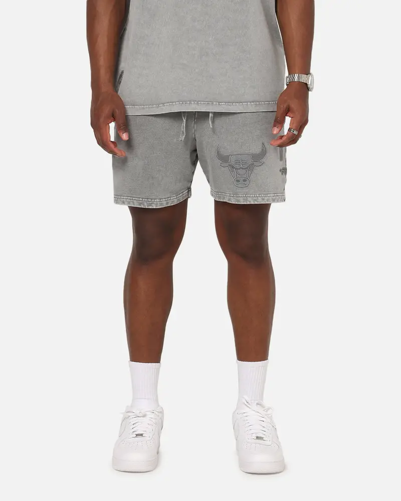 Pro Standard Chicago Bulls Washed Classic Shorts Washed Grey 1