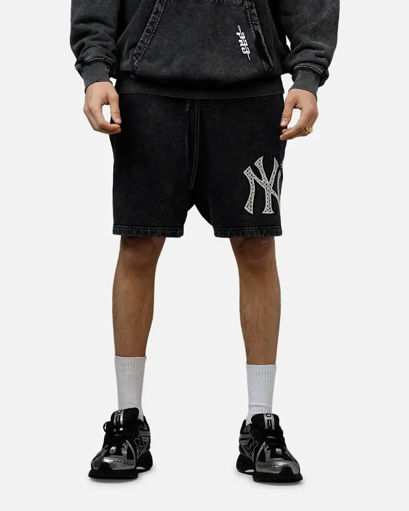 Pro Standard New York Yankees Raffia Shorts Black Acidwash 1