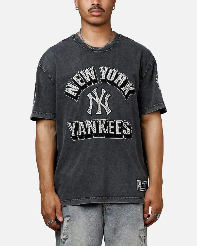 Pro Standard New York Yankees Raffia T-Shirt Black Acidwash 1