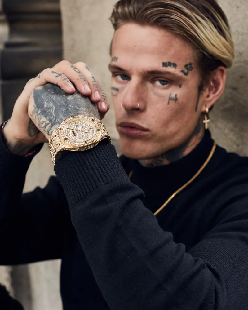 Saint Morta Medio Premierre Watch Iced Gold 1
